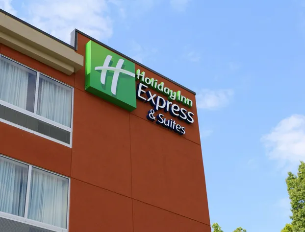 Holiday Inn Express & Suites Hendersonville SE - Flat Rock by IHG hotel detail image 2