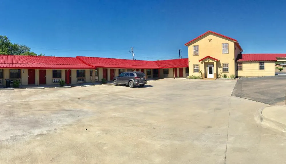 Budget Inn hotel hero