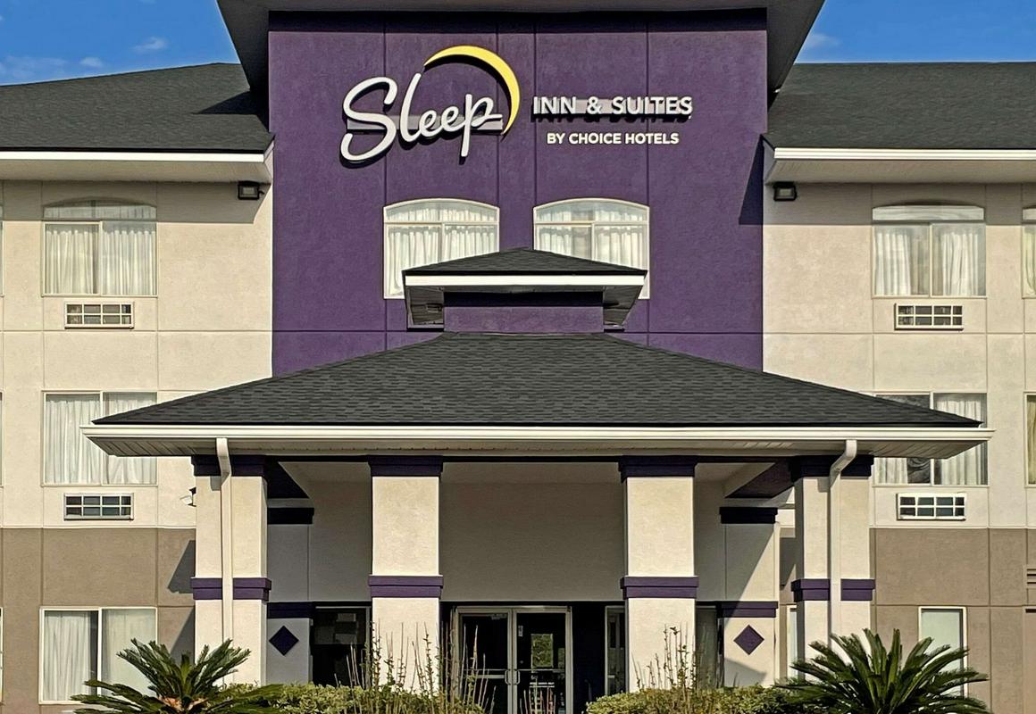 Sleep Inn & Suites hotel hero
