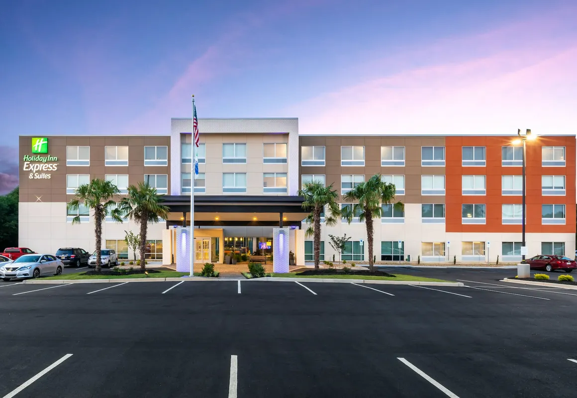 Holiday Inn Express & Suites Greenville S- Piedmont by IHG hotel hero
