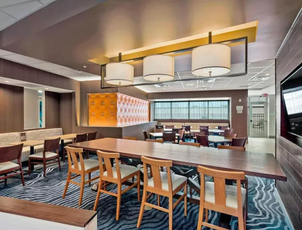 Fairfield Inn & Suites by Marriott St Petersburg North hotel detail image 2