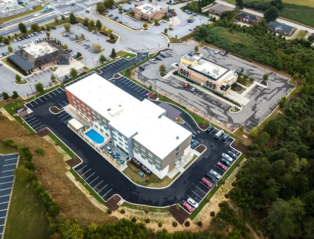 Holiday Inn Express & Suites Gainesville - Lake Lanier Area by IHG hotel detail image 1