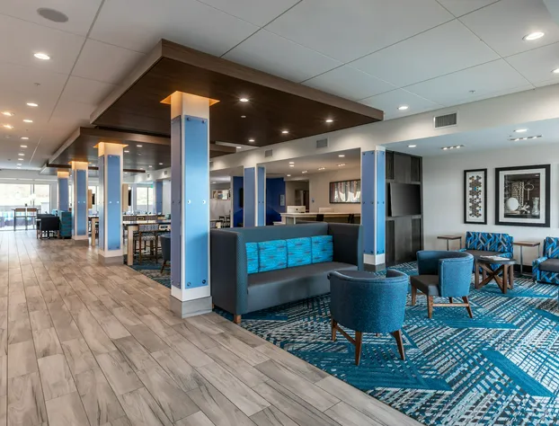 Holiday Inn Express & Suites Gainesville - Lake Lanier Area by IHG hotel detail image 3