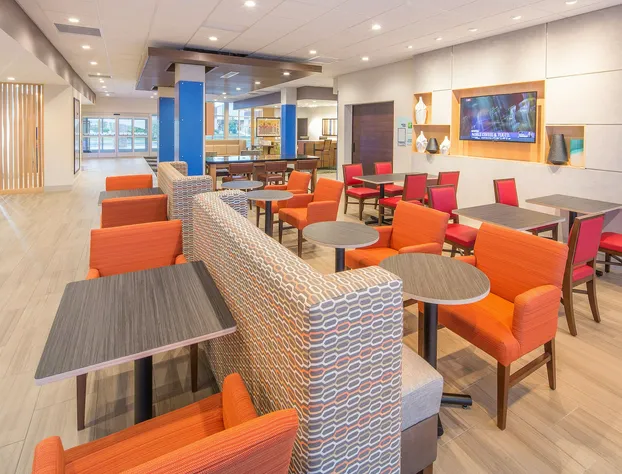 Holiday Inn Express & Suites Indianapolis NW - Zionsville by IHG hotel detail image 1