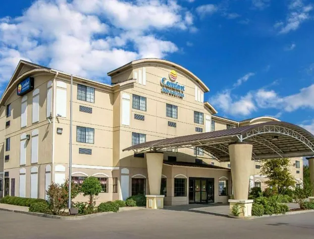 Comfort Inn & Suites Atoka hotel detail image 1