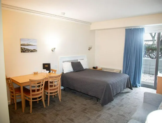 Courtyard Resort hotel detail image 2