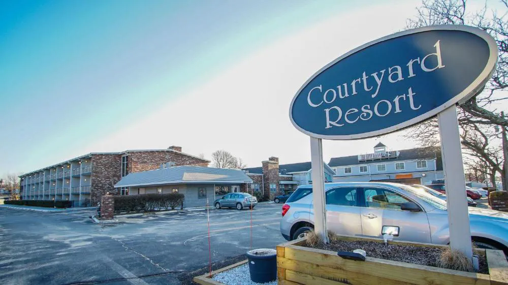 Courtyard Resort hotel hero