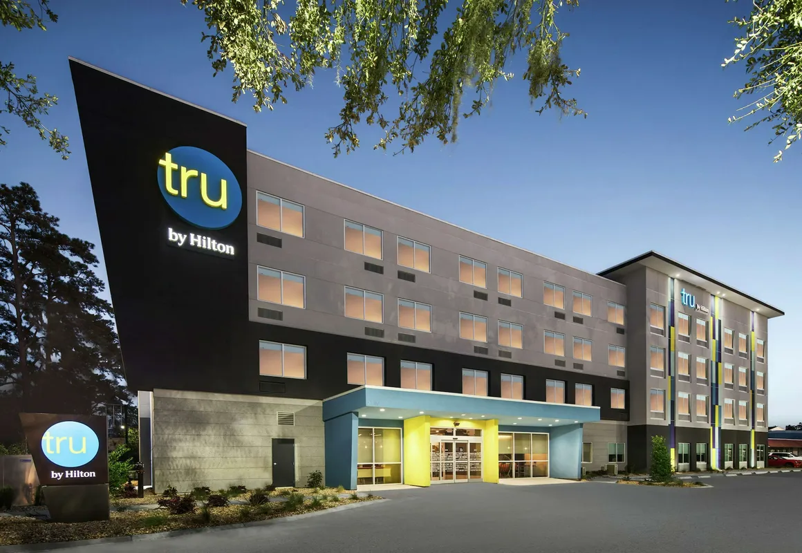 Tru by Hilton Savannah Midtown, GA hotel hero
