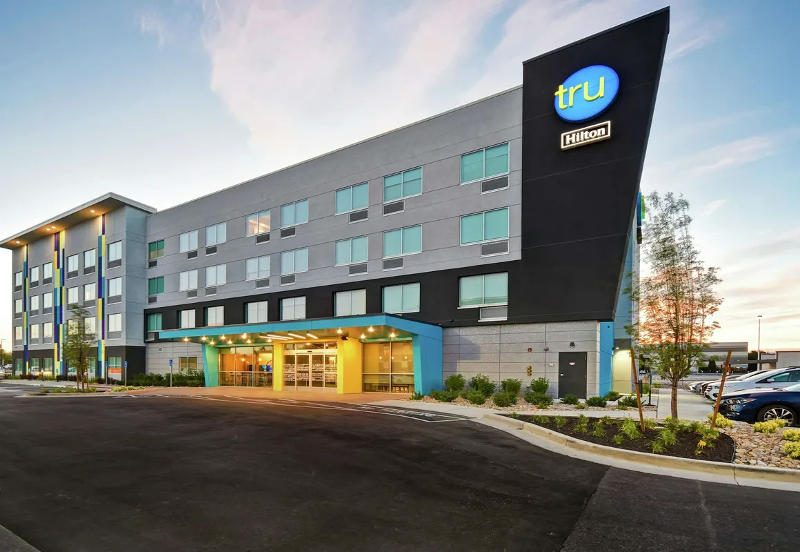 Tru by Hilton Salt Lake City Airport hotel hero