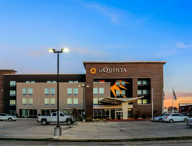 La Quinta Inn & Suites by Wyndham Houston Cypress hotel detail image 3