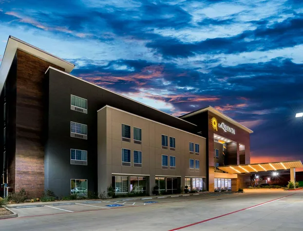 La Quinta Inn & Suites by Wyndham Houston Cypress hotel detail image 1