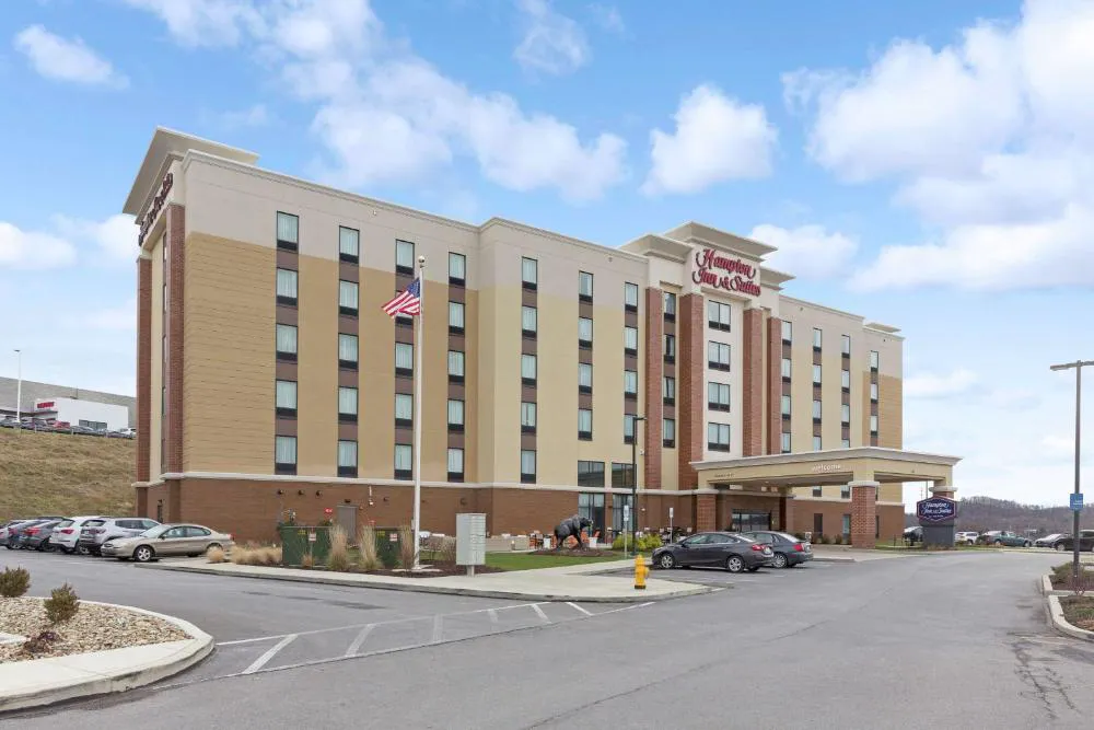 Hampton Inn & Suites Morgantown / University Town Centre hotel hero