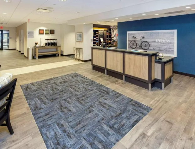 Hampton Inn & Suites Morgantown / University Town Centre hotel detail image 3