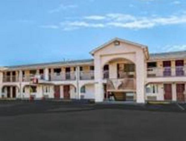 American Inn hotel detail image 1
