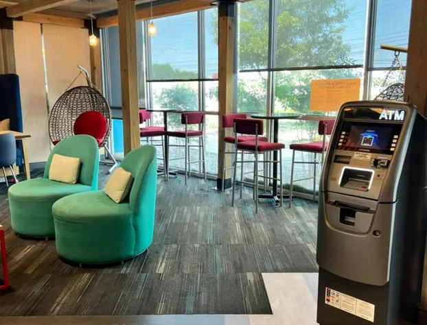 Tru by Hilton Lancaster East hotel detail image 3