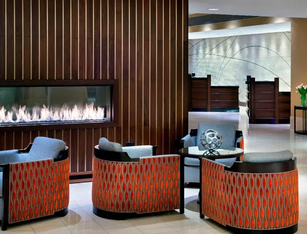 Newark Liberty International Airport Marriott hotel detail image 4