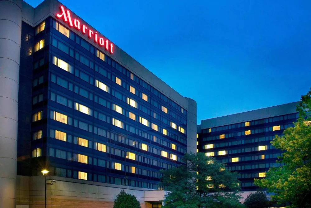 Newark Liberty International Airport Marriott hotel hero