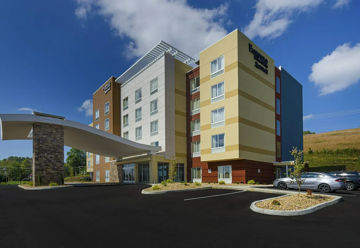 Fairfield Inn & Suites by Marriott Abingdon hotel hero