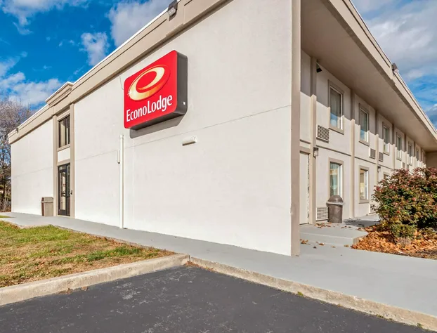 Econo Lodge Hagerstown I-81 hotel detail image 1