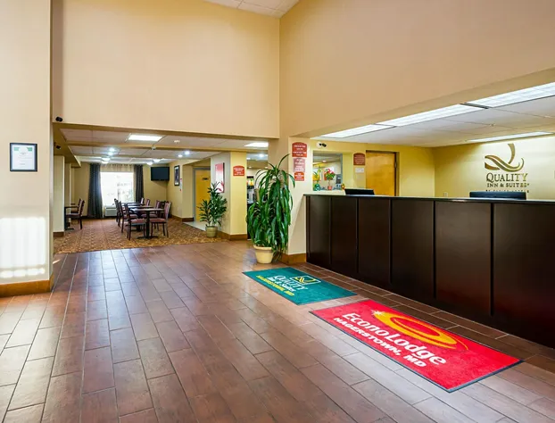 Econo Lodge Hagerstown I-81 hotel detail image 4