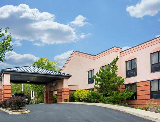 Quality Inn & Suites hotel detail image 1