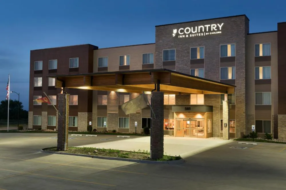 Country Inn & Suites by Radisson, Indianola, IA hotel hero