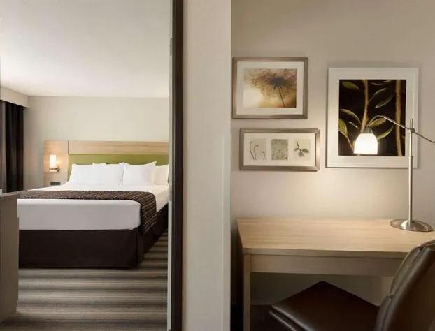 Country Inn & Suites by Radisson, Indianola, IA hotel detail image 2