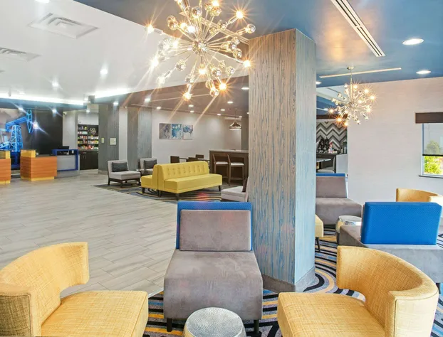 La Quinta Inn & Suites by Wyndham Ponca City hotel detail image 4