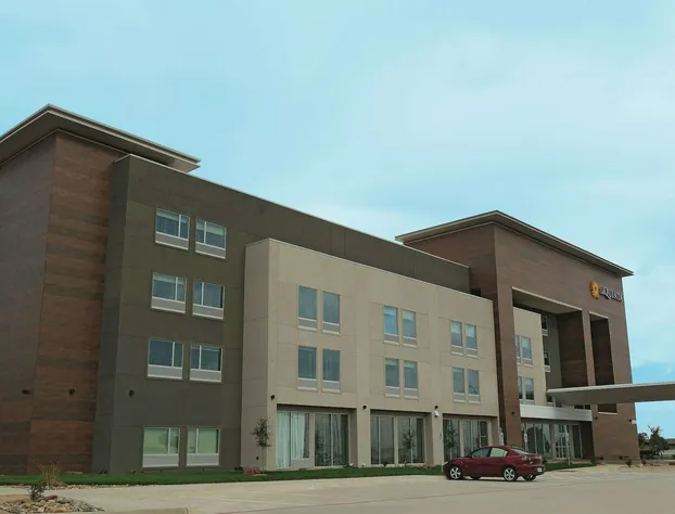 La Quinta Inn & Suites by Wyndham Amarillo Airport hotel detail image 2