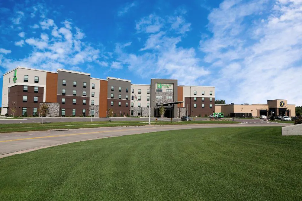 Holiday Inn & Suites Sioux Falls - Airport by IHG hotel hero