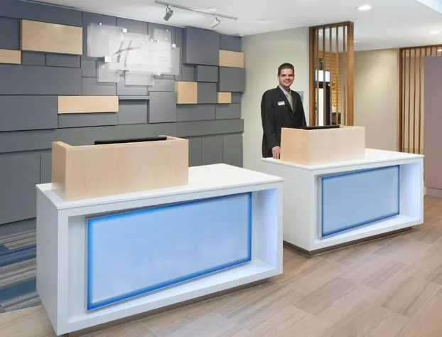 Holiday Inn Express and Suites Detroit/Sterling Heights by IHG hotel detail image 3