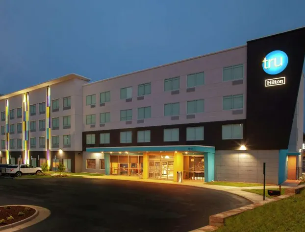 Tru by Hilton Farmville hotel detail image 1