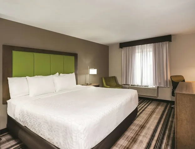 La Quinta Inn & Suites by Wyndham Brooklyn Central hotel detail image 2