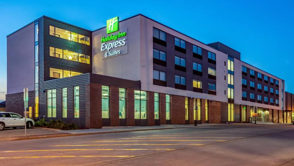Holiday Inn Express and Suites-Platteville by IHG hotel hero