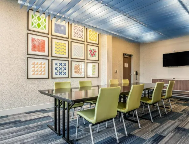 Holiday Inn Express and Suites-Platteville by IHG hotel detail image 4