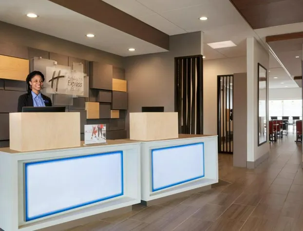 Holiday Inn Express and Suites-Cincinnati NE - Red Bank Road by IHG hotel detail image 1