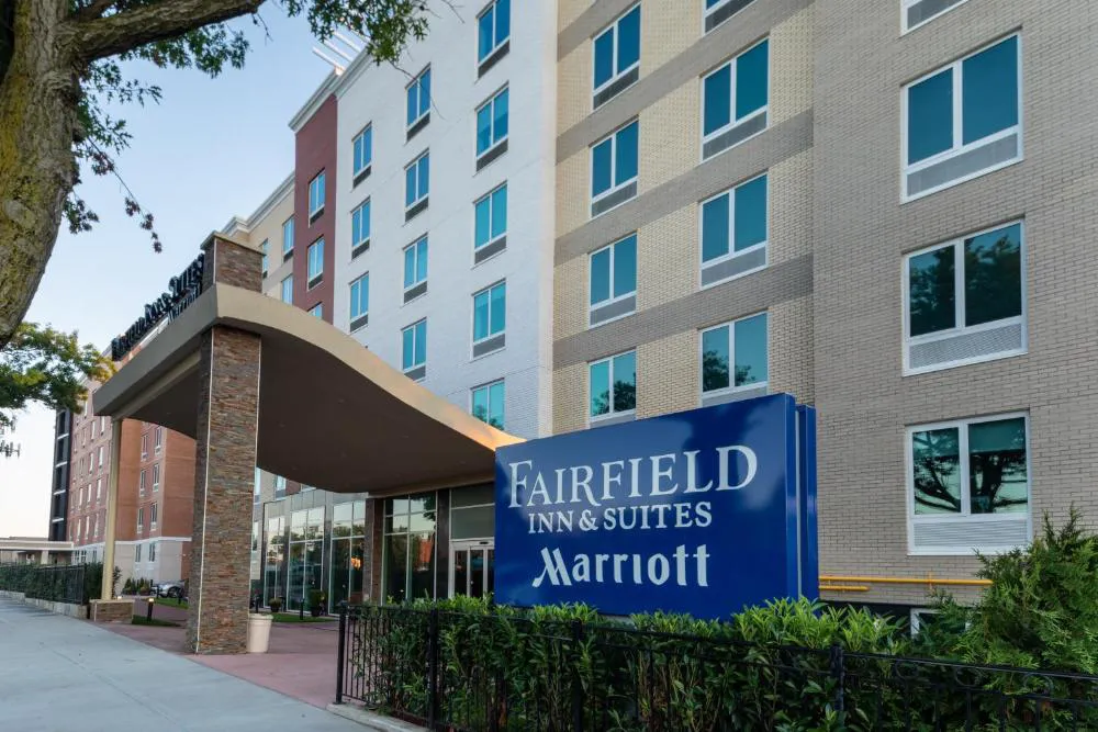 Fairfield Inn & Suites New York Queens/Fresh Meadows hotel hero