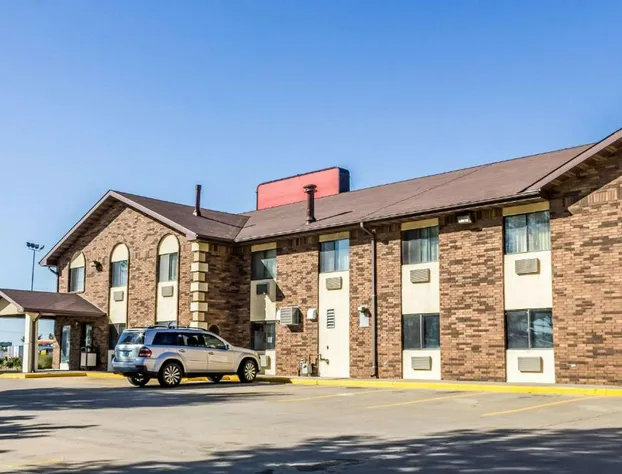 Econo Lodge Sioux Falls North hotel detail image 3