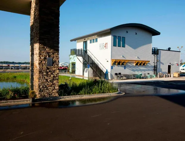 Fairfield Inn & Suites by Marriott Detroit Lakes hotel detail image 2