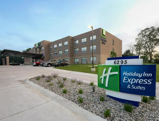 Holiday Inn Express and Suites Portage by IHG hotel detail image 2