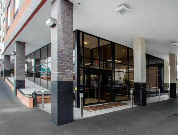 Comfort Inn & Suites near Stadium hotel detail image 1