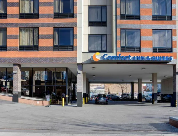 Comfort Inn & Suites near Stadium hotel detail image 2