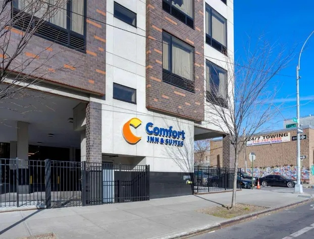 Comfort Inn & Suites near Stadium hotel detail image 2