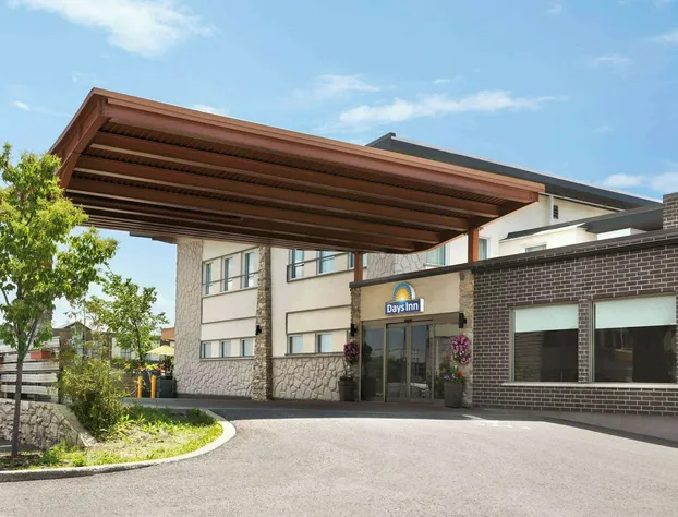 Days Inn by Wyndham Montreal East hotel detail image 2