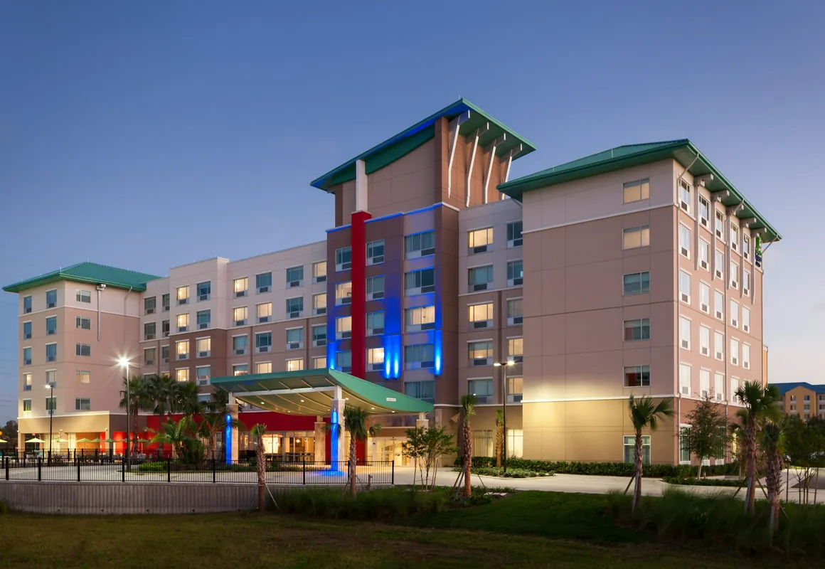 Holiday Inn Express & Suites Orlando at SeaWorld by IHG hotel hero