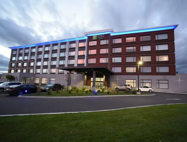 Holiday Inn Express & Suites - Gatineau - Ottawa by IHG hotel detail image 1