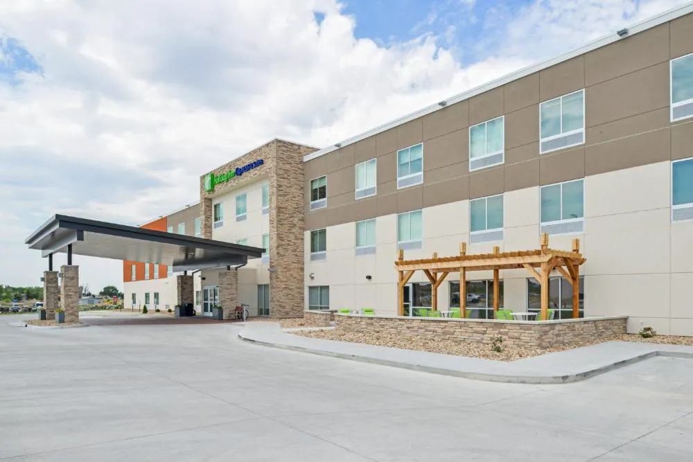 Holiday Inn Express & Suites Chadron by IHG hotel hero