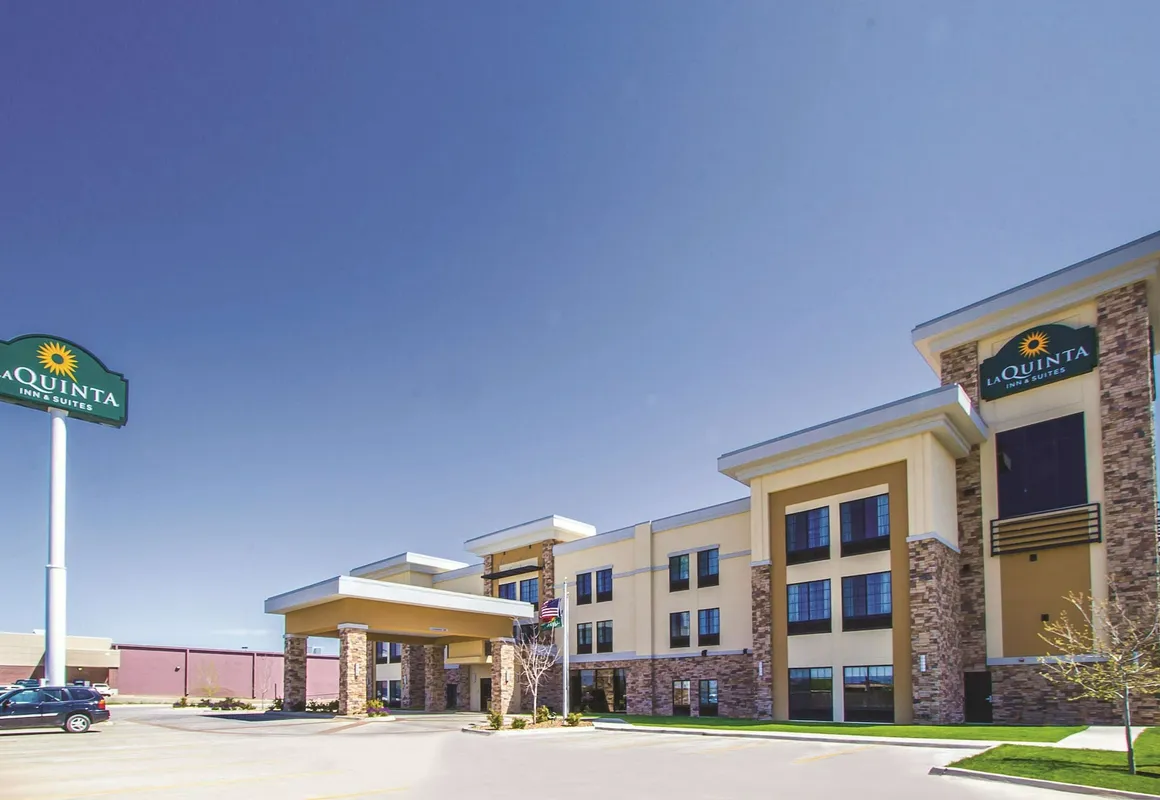 La Quinta Inn & Suites by Wyndham Pampa hotel hero