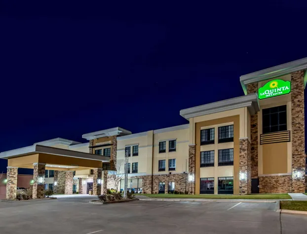 La Quinta Inn & Suites by Wyndham Pampa hotel detail image 2