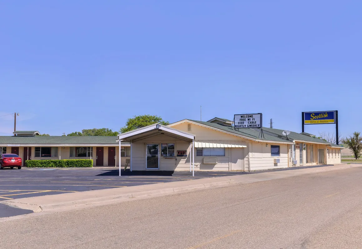 Scottish Inns & Suites hotel hero